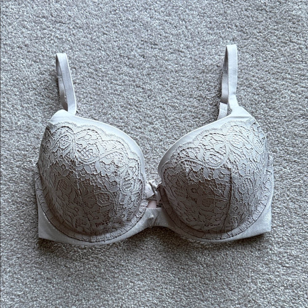 NWOT Victoria’s Secret Body by Victoria Lined Demi Bra